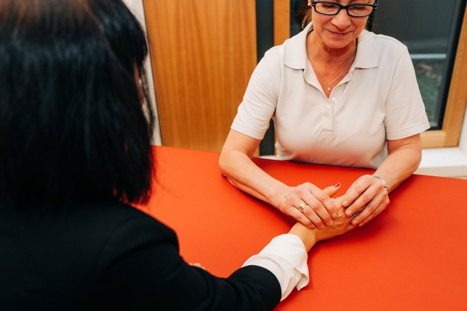 Stefanie Zelezny Hand Therapie